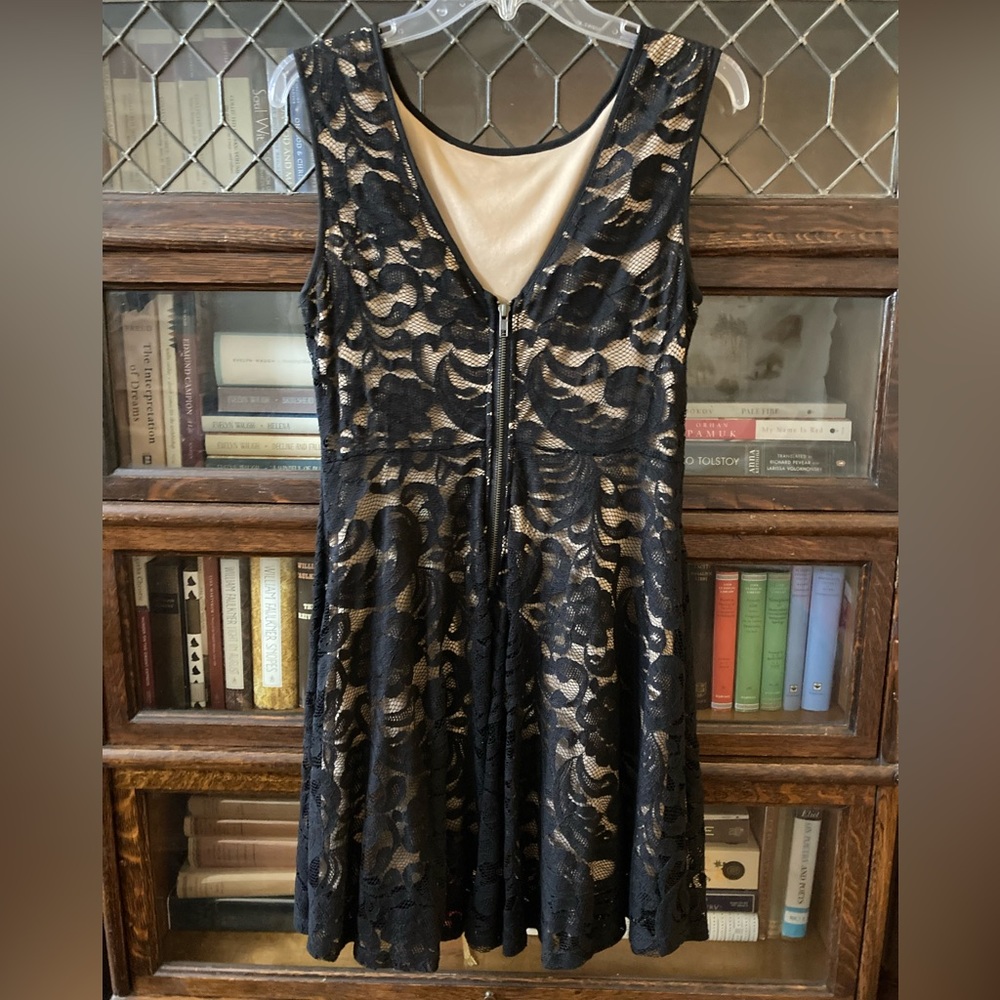 Lulu’s LBD - Picture 3 of 6